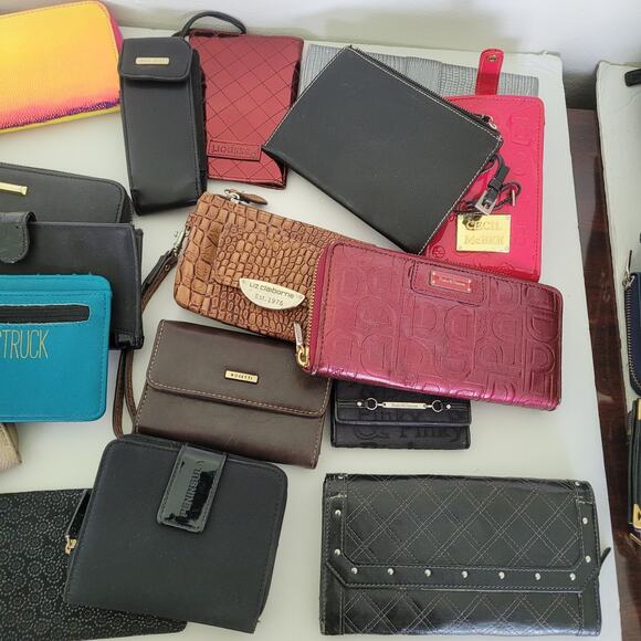 Bundle Huge lot 20+ Wallets Faux leather Vintage Fair To Excellent - Picture 2 of 7